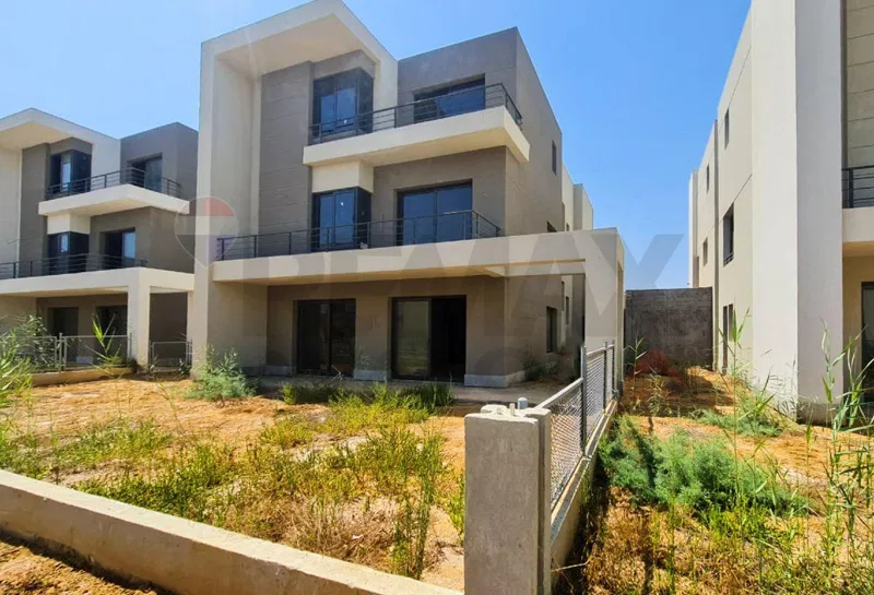 5-bedroom villa 430 m² for sale in Palm Hills