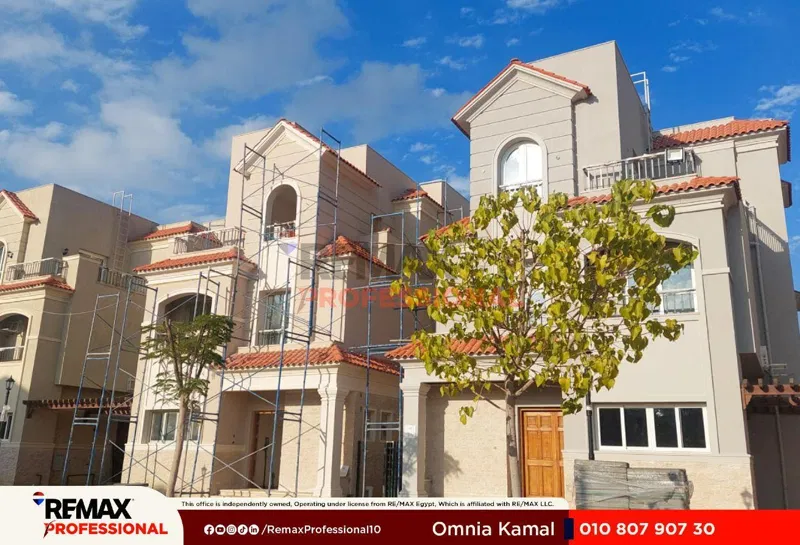 6-bedroom villa 307 m² for sale in Vee Muruj