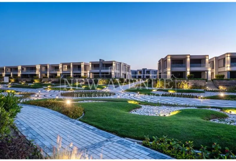 4-bedroom twin house 250 m² for sale in La Vista Ras El Hikma