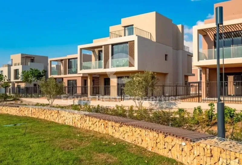 4-bedroom villa 290 m² for sale in East Vale