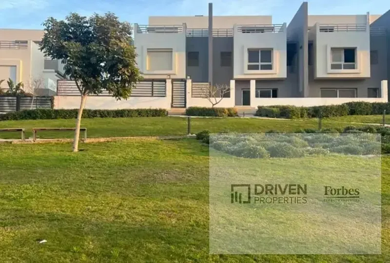Under Market Price Corner Town House Overlooking Lagoon for Sale by Installments in Keeva Al Ahly Sabbour 6th of October