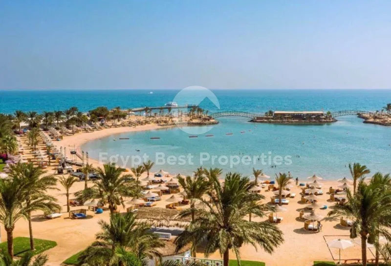 فيلا 4 غرف 300 م² للبيع في باي ويست