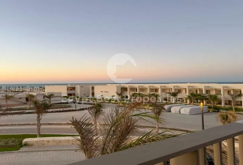 4-bedroom villa 320 m² for sale in The Waterway