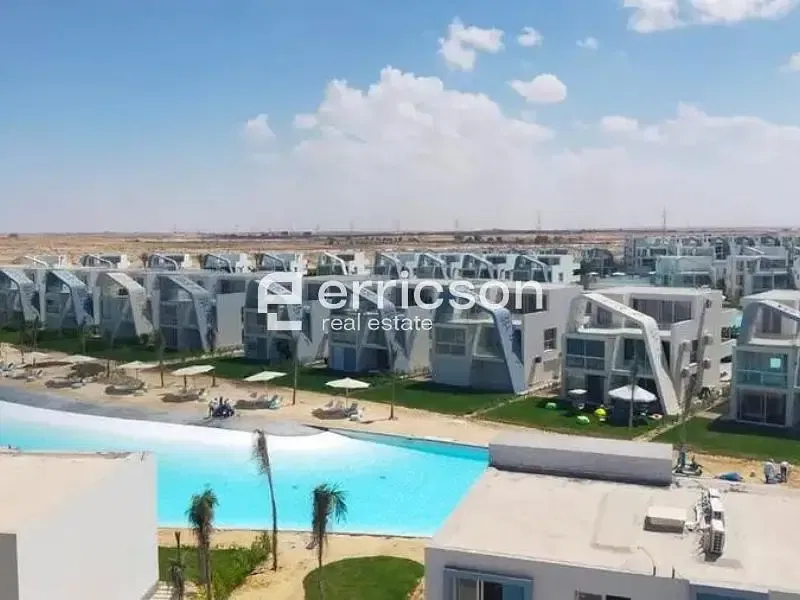 Townhouse for sale in Salt, steps from the sea, overlooking the lagoon and facing the marina, fully finished