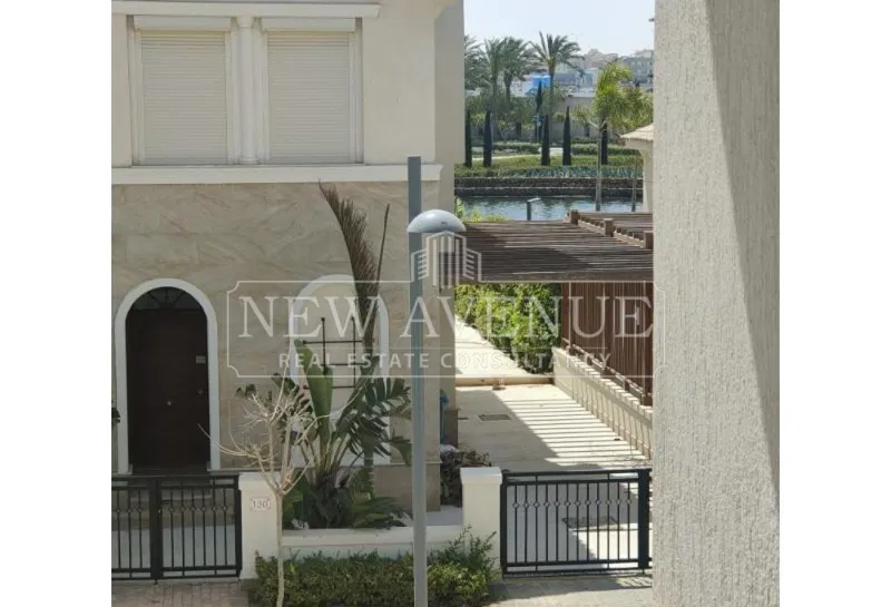 3-bedroom twin house 265 m² for sale in Marassi