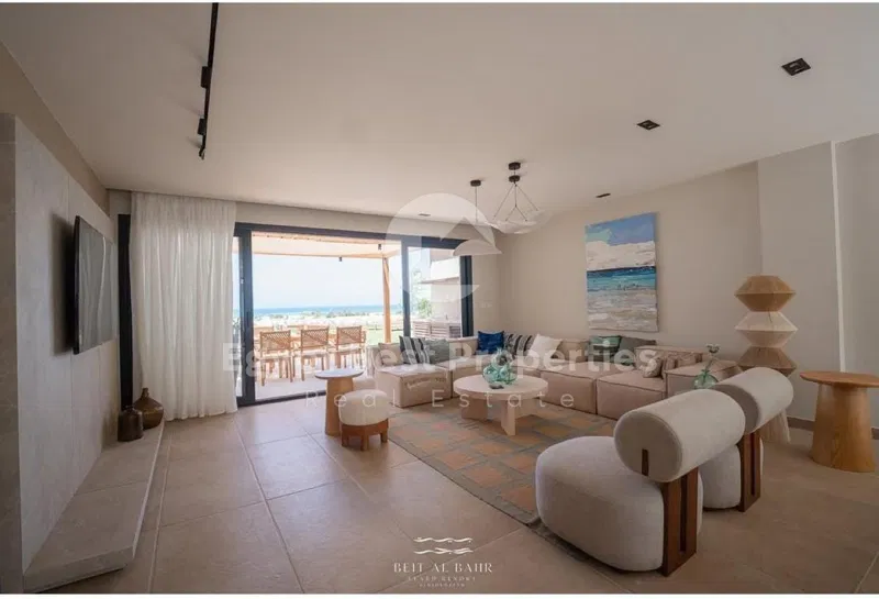 6-bedroom townhouse 250 m² for sale in Beit Al Bahr , Beit Al Bahr
