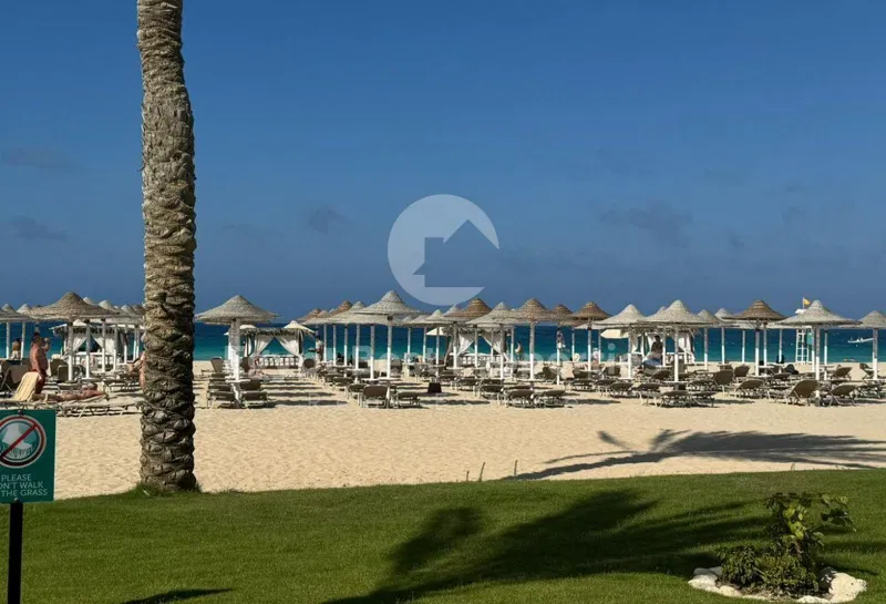 4-bedroom villa 440 m² for sale in Almaza Bay