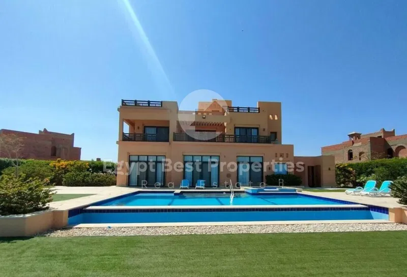 4-bedroom villa 270 m² for sale in Nuba