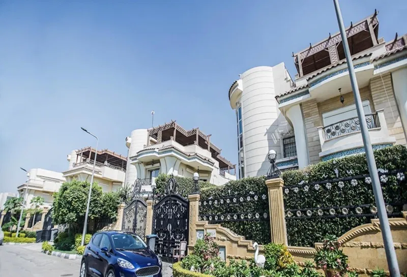 6-bedroom villa 798 m² for sale in Golden Heights