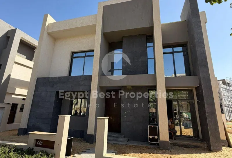 6-bedroom villa 300 m² for sale in The Valleys