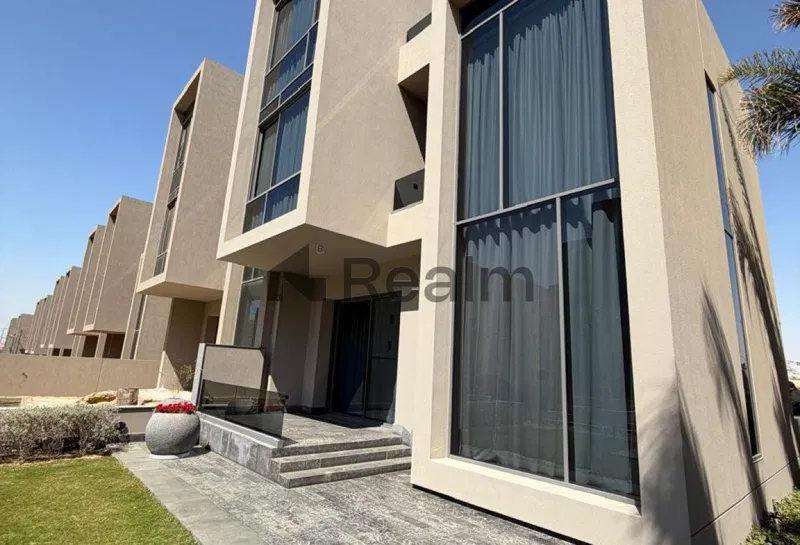 6-bedroom villa 400 m² for sale in Katameya Heights