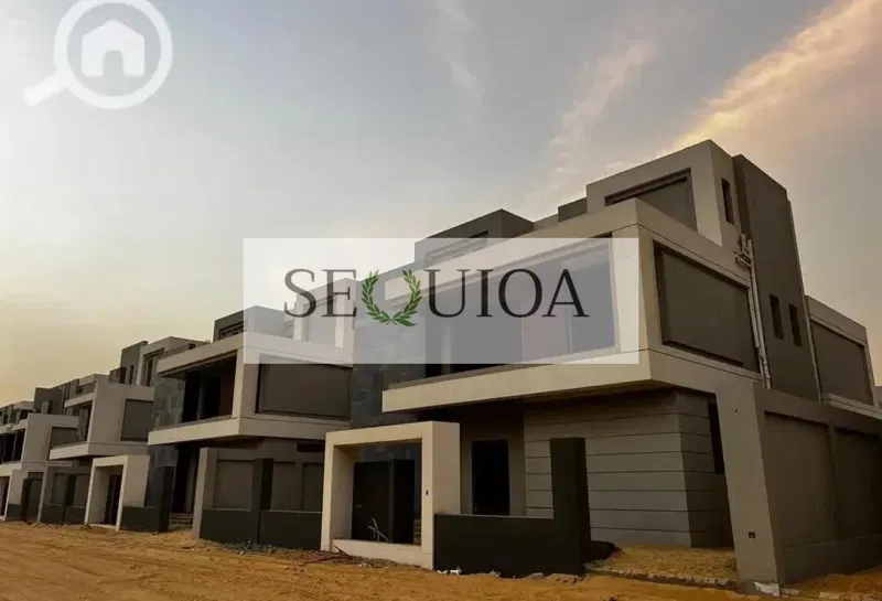 6-bedroom twin house 274 m² for sale in El Patio Town