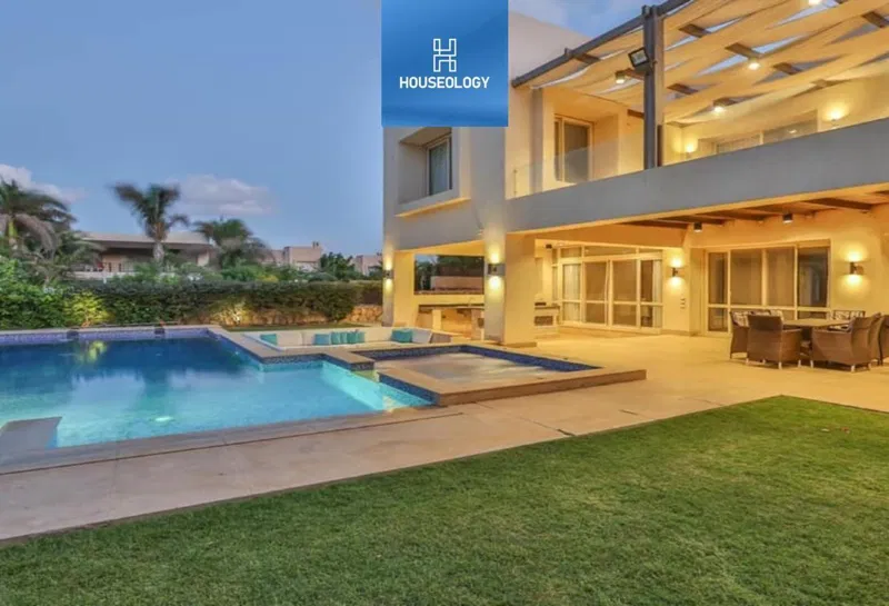 7-bedroom villa 1300 m² for sale in Hacienda Heneish