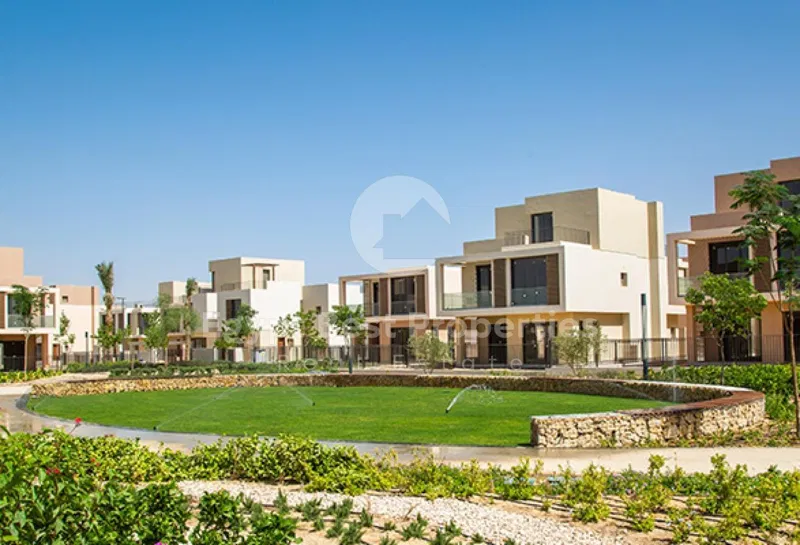 6-bedroom villa 392 m² for sale in SODIC East