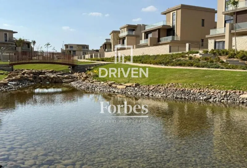 5-bedroom villa 932 m² for sale in The Estates , The Estates