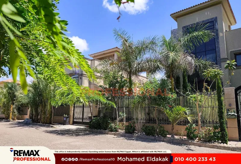 5-bedroom villa 840 m² for sale in Alex West
