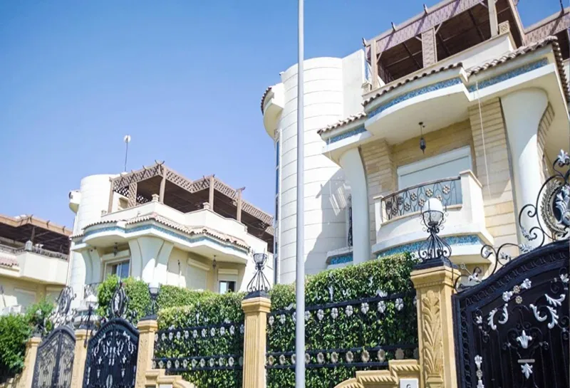 6-bedroom villa 784 m² for sale in Golden Heights