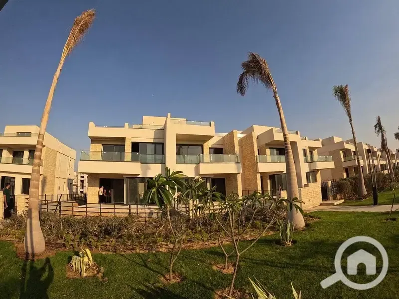 Q2 Villa, Noor City