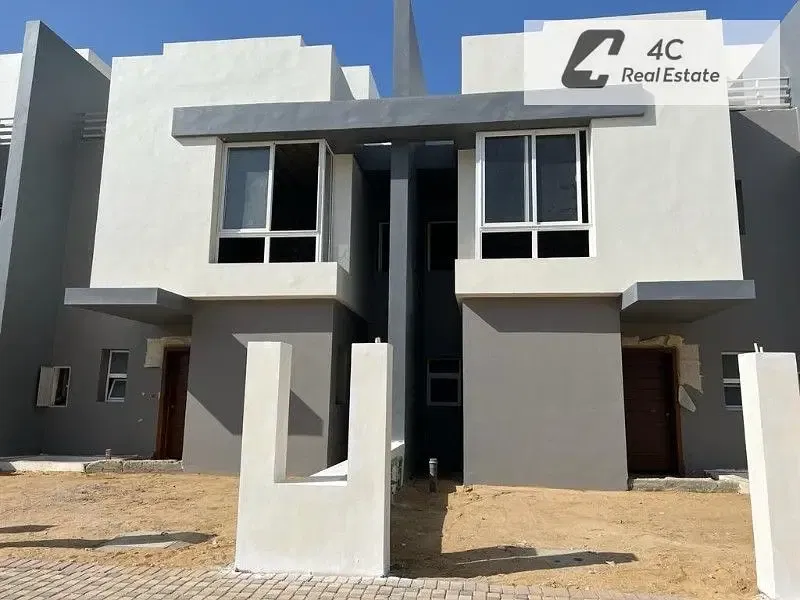 own now your villa in hyde park new cairo prime location - view landscape- ready to move - 300 m 4 bedrooms