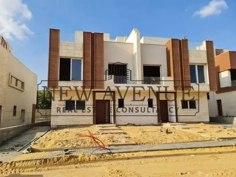 Standalone Villa for Sale in a Prime Location Pool View and Double View - Ready to move - Bahary - Down Payment with Installments - in azzar 2