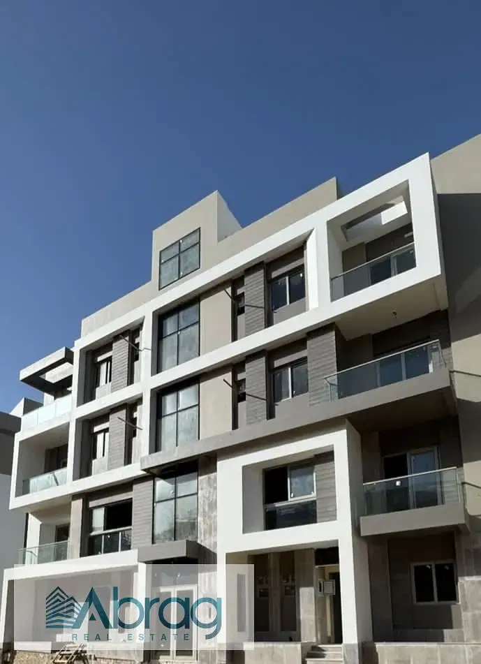 For sale, 148 sqm apartment, 3 bedrooms, landscape view, 6 months receipt, in Sheikh Zayed Terrace Compound, with facilities.