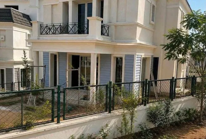 4-bedroom townhouse 230 m² for sale in Mountain View October Park