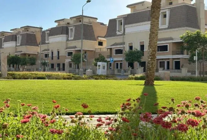 تاون هاوس 5 غرف 239 م² للبيع في سراي، Elm Tree Park
