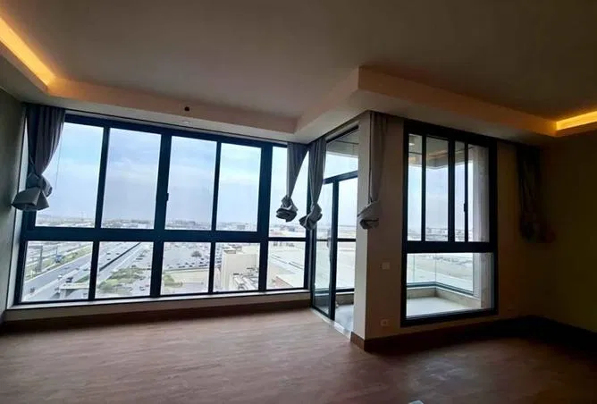 3-bedroom apartment 240 m² for sale in Aeon