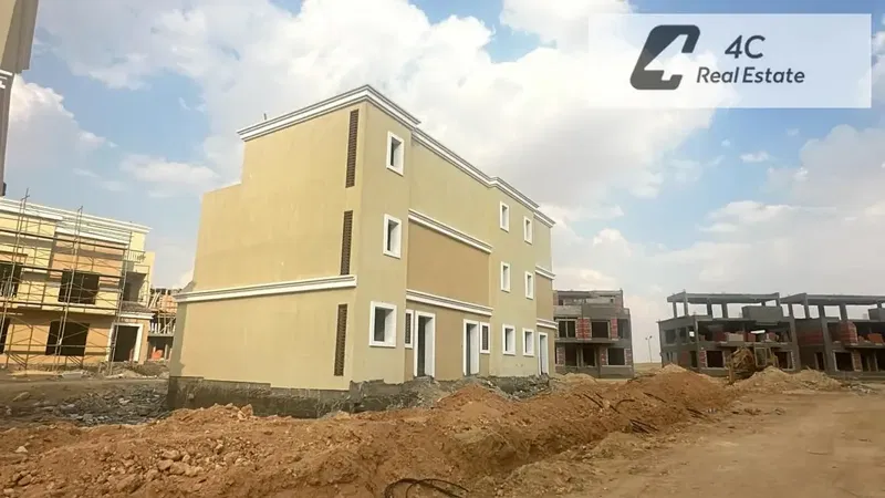 Z Villa ready to move with down payment and installments, resale below developer price, 4 bedrooms in Sarai S2 New Cairo near Madinaty for sale