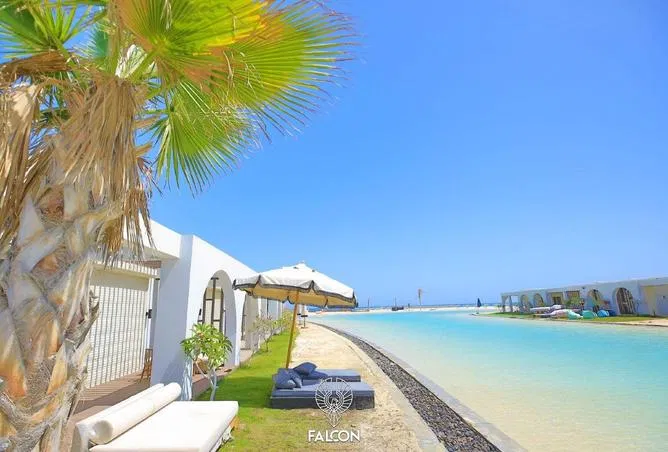 2-bedroom chalet 105 m² for sale in Hacienda White