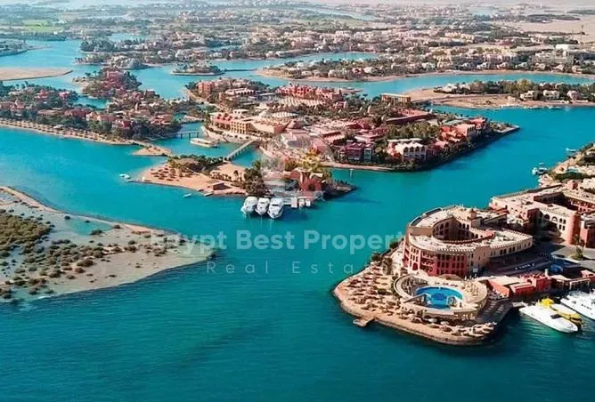 شقة غرفتين 131 م² للبيع في Tawila El Gouna