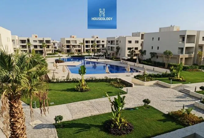 4-bedroom chalet 211 m² for sale in Azha North
