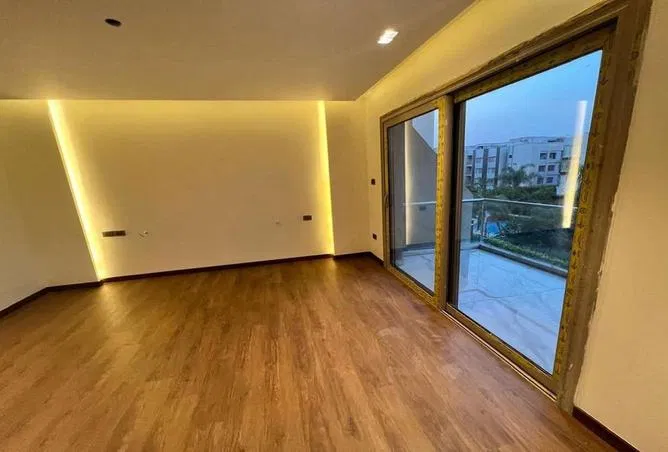 شقة 3 غرف 170 م² للبيع في Mountain View iCity