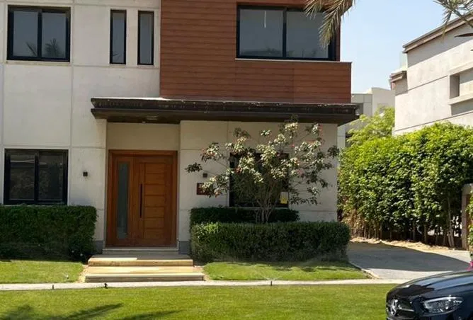 4-bedroom townhouse 225 m² for sale in Azzar 2
