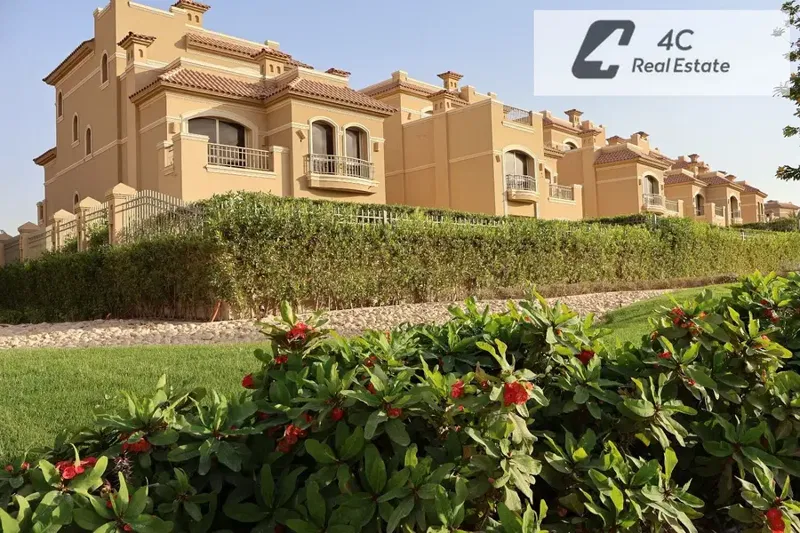 Townhouse for sale with a low down payment and installments in La Vista City, Double Height - Direct on the lagoon, with a distinctive layout, ready