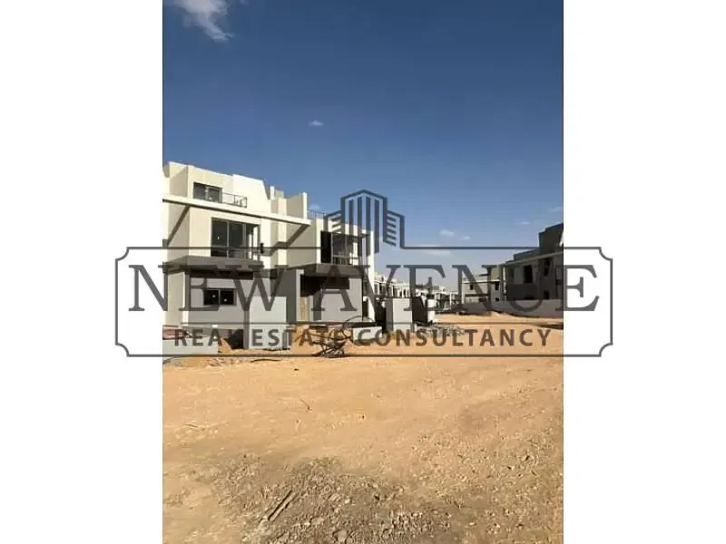 Townhouse Corner with Very Prime Location Overlooking Landscape With Down Payment and Installments - in Bloomfields