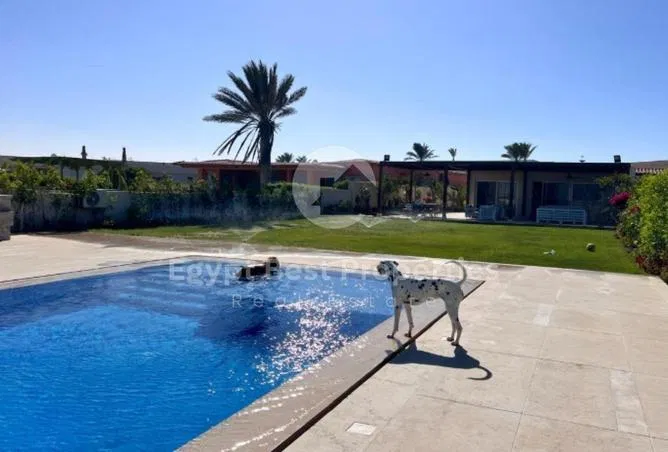 3-bedroom villa 250 m² for sale in Beit Al Bahr , Beit Al Bahr