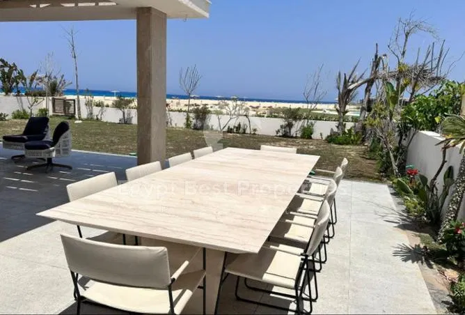 4-bedroom villa 320 m² for sale in Beit Al Bahr , Beit Al Bahr