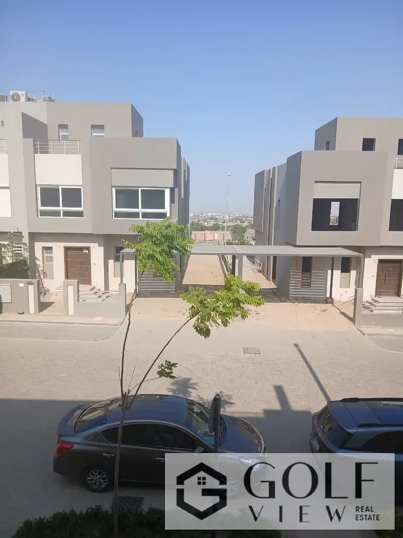 For sale, a golden opportunity, the lowest price for a 400 sqm villa (twin house) in Etapa Compound, Sheikh Zayed - the most distinguished City Edge p