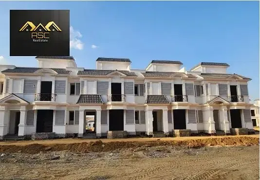 Quick sale: Townhouse in Mountain View iCity (October). Down payment of 7,650,000 + remaining simple installments. Area: 205 sqm; ready for viewing. L