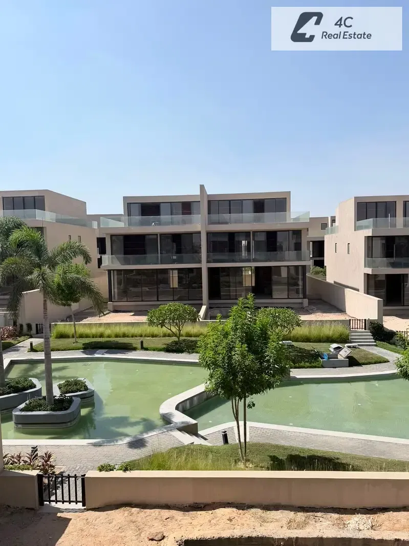 Twin house 530m² for sale in installments in Lake View Boutique, below company price, open view lakes, with a distinctive layout, ready for viewing.