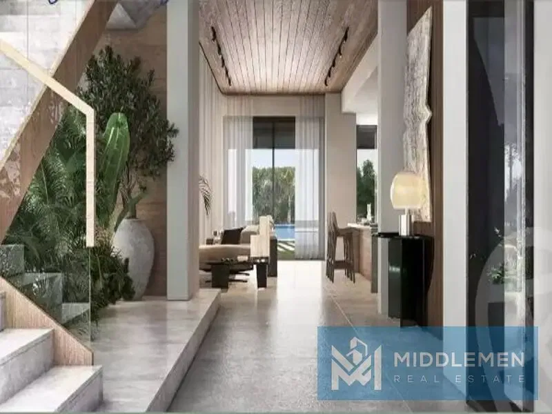 Grand Villa for Sale 484m on land 500m Prime Location Near 90 Street and New Capital in Compound Stei8ht
