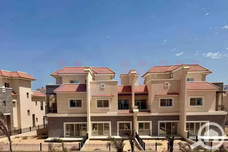Town House Resale villa for sale (land 245m + buildings 270m + garden 128m) Sawari Compound - Egyptian Saudi