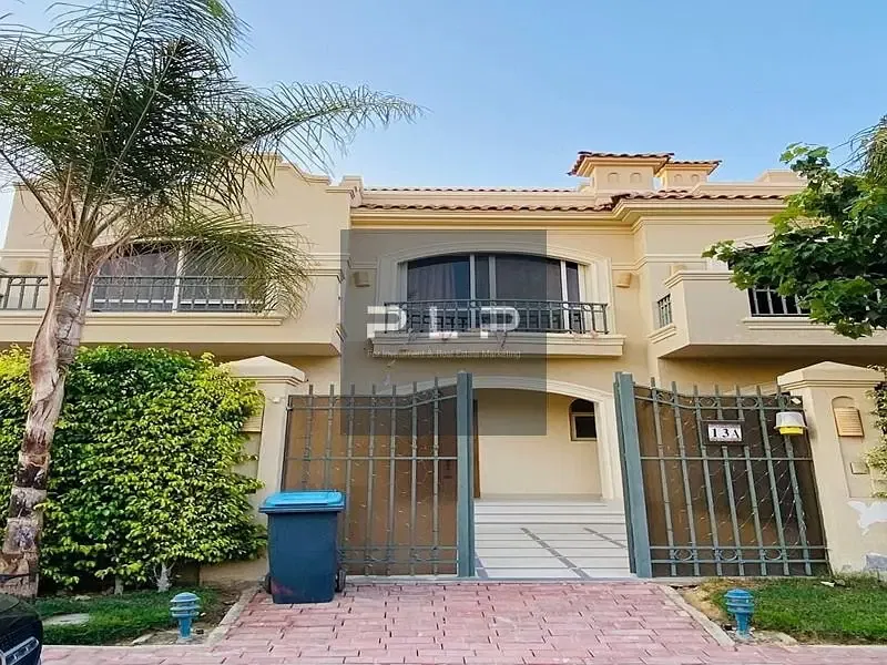 Twin house resale, ready for immediate delivery, 255 sqm, offered at the old price for a quick sale in La Vista City compound.