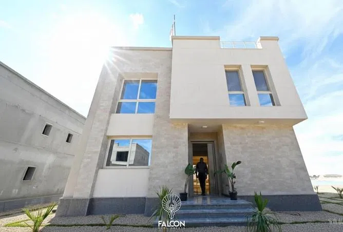 4-bedroom villa 200 m² for sale in Marina 8