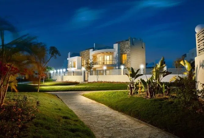 5-bedroom villa 465 m² for sale in Cleopatra Square