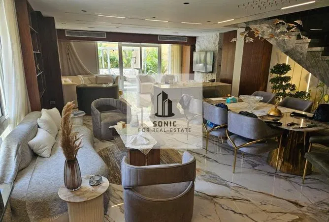 3-bedroom villa 235 m² for sale in Mountain View iCity