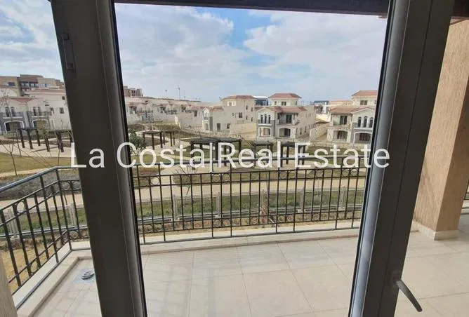 4-bedroom townhouse 400 m² for sale in Al Maqsad