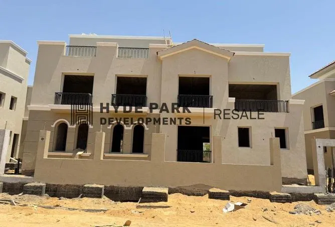 5-bedroom villa 288 m² for sale in Hyde Park, Cluster 18