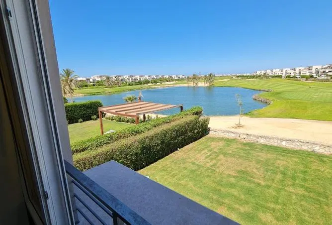 5-bedroom chalet 363 m² for sale in Hacienda Bay